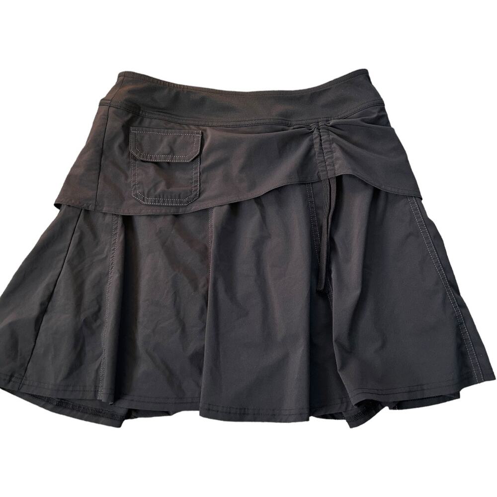EUC Athleta Wearever Skort Tiered Pleated Button Pocket Black Runs large, Fits 6